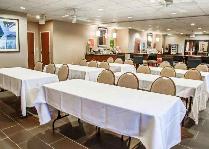 Hotel Comfort - Addison Lombard