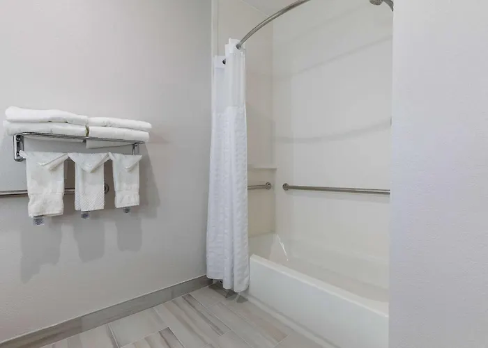 Comfort - Addison 4*