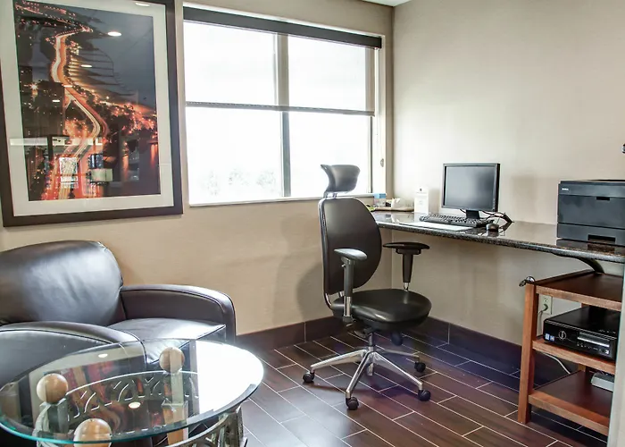 Hotel Comfort - Addison 4*